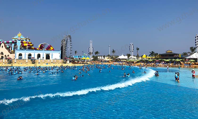 浙江宁波大目湾阿拉的海水上乐园海浪池 浙江宁波大目湾阿拉的海水上乐园海浪池